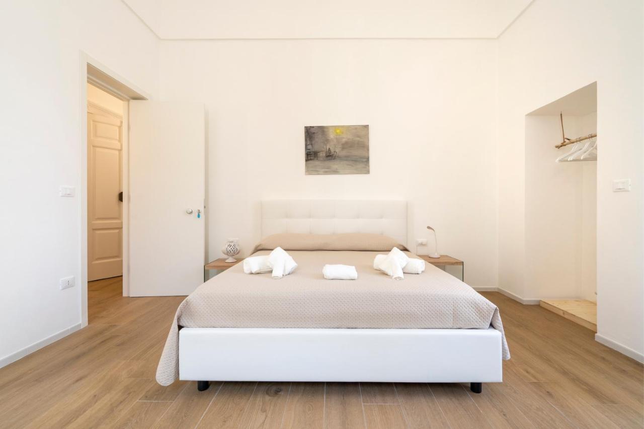 Casa Del Barone - Luxury Suites Монополи Екстериор снимка