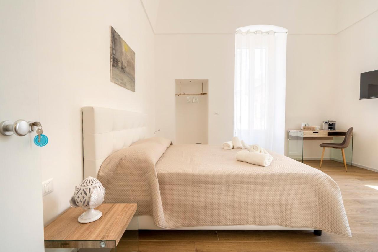 Casa Del Barone - Luxury Suites Монополи Екстериор снимка