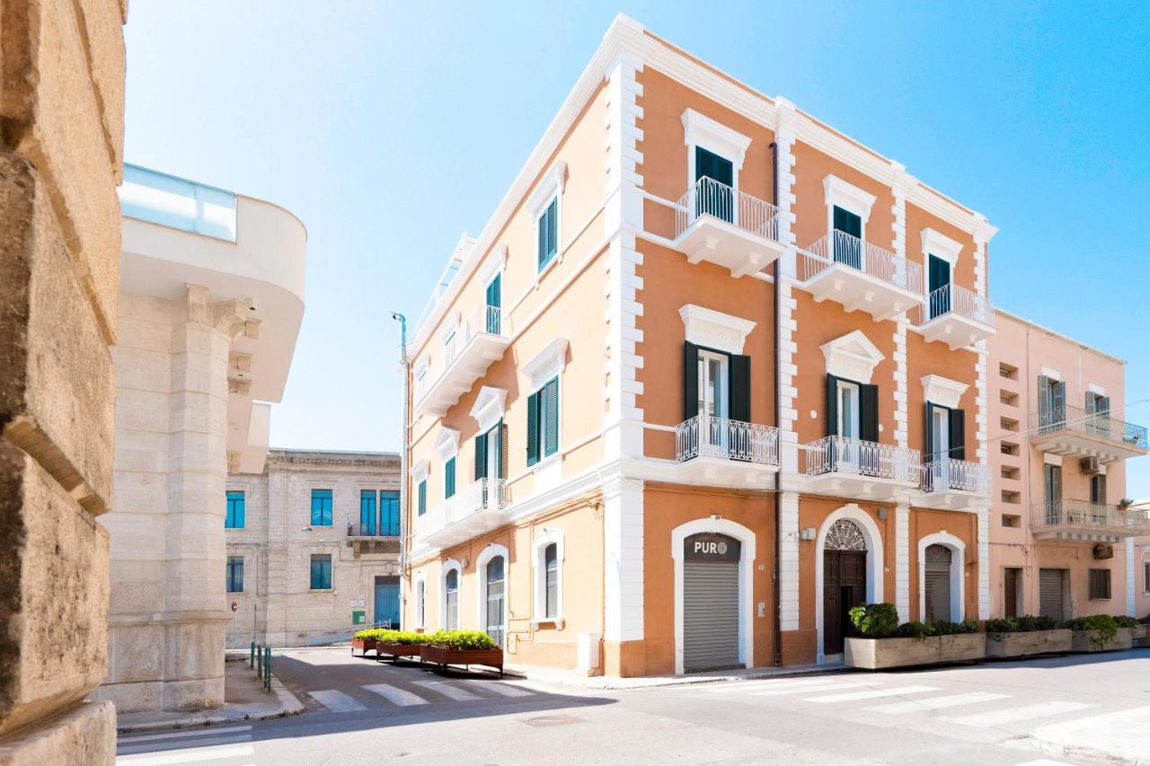 Casa Del Barone - Luxury Suites Монополи Екстериор снимка