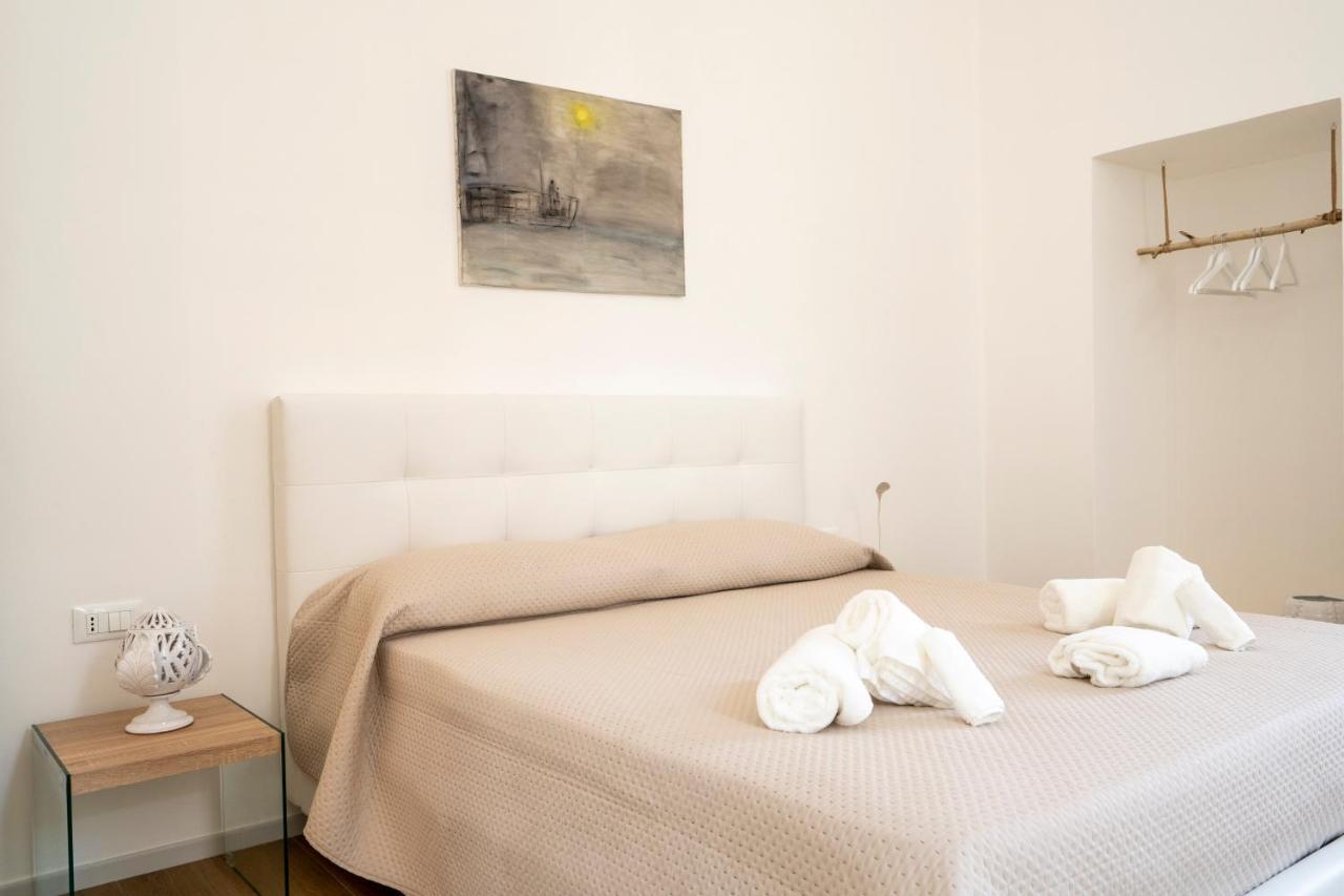Casa Del Barone - Luxury Suites Монополи Екстериор снимка