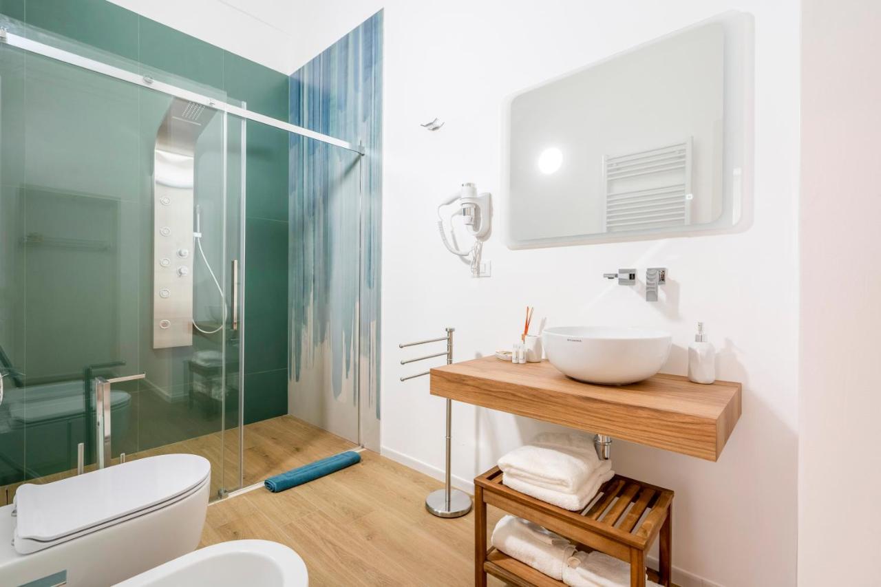 Casa Del Barone - Luxury Suites Монополи Екстериор снимка