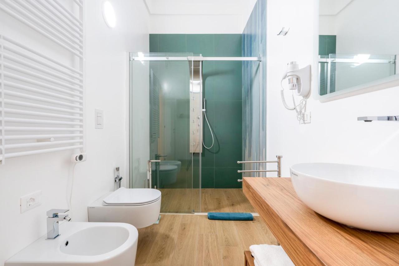 Casa Del Barone - Luxury Suites Монополи Екстериор снимка